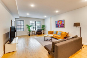 Walk to Journal Square Modern Apt about 4 Mi to NYC!